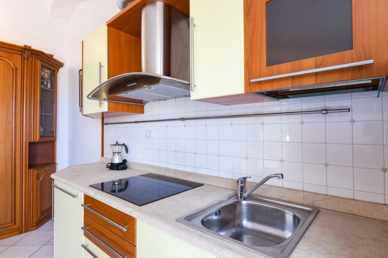 Sarno Apartments Caravaggio ซีร์มิโอเน ภายนอก รูปภาพ