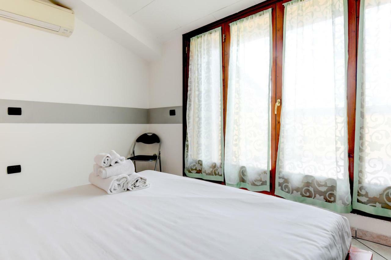 Sarno Apartments Caravaggio ซีร์มิโอเน ภายนอก รูปภาพ