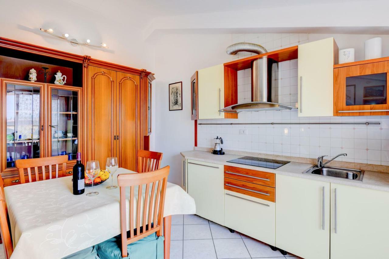 Sarno Apartments Caravaggio ซีร์มิโอเน ภายนอก รูปภาพ